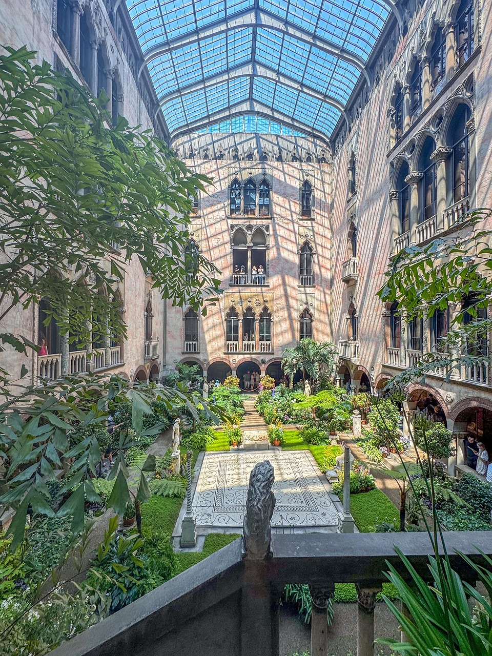 isabel stewart museum palace architecture court gardens statues