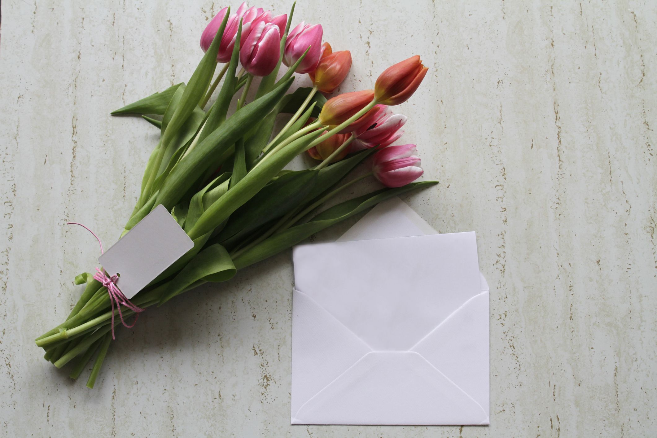 12 Best Blooms For Valentine'S Day Flower Arrangements