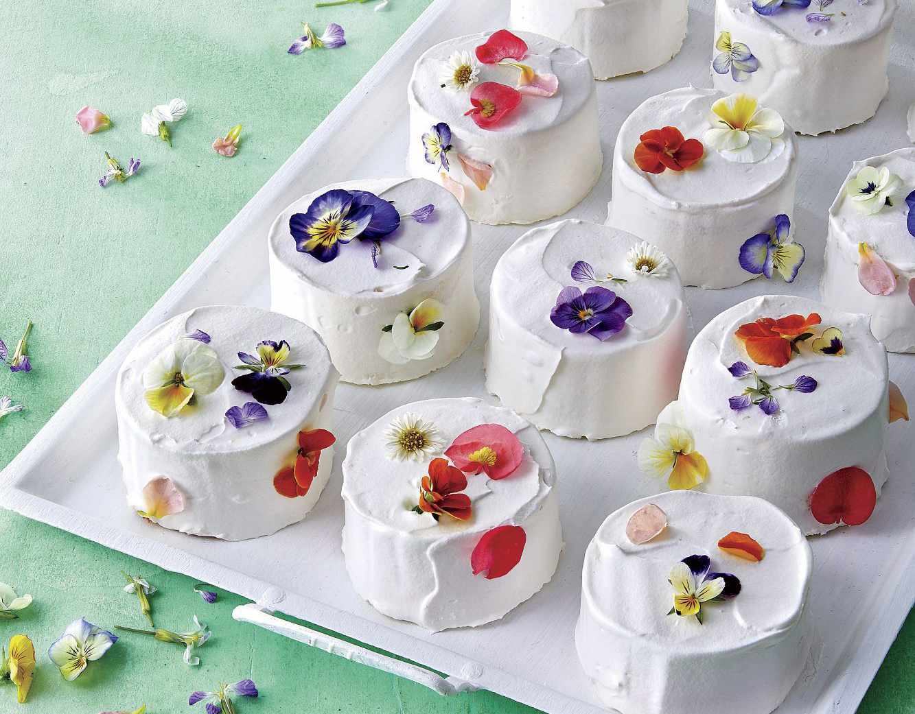 12 Best-Tasting Edible Flowers For Your Next Recipe
