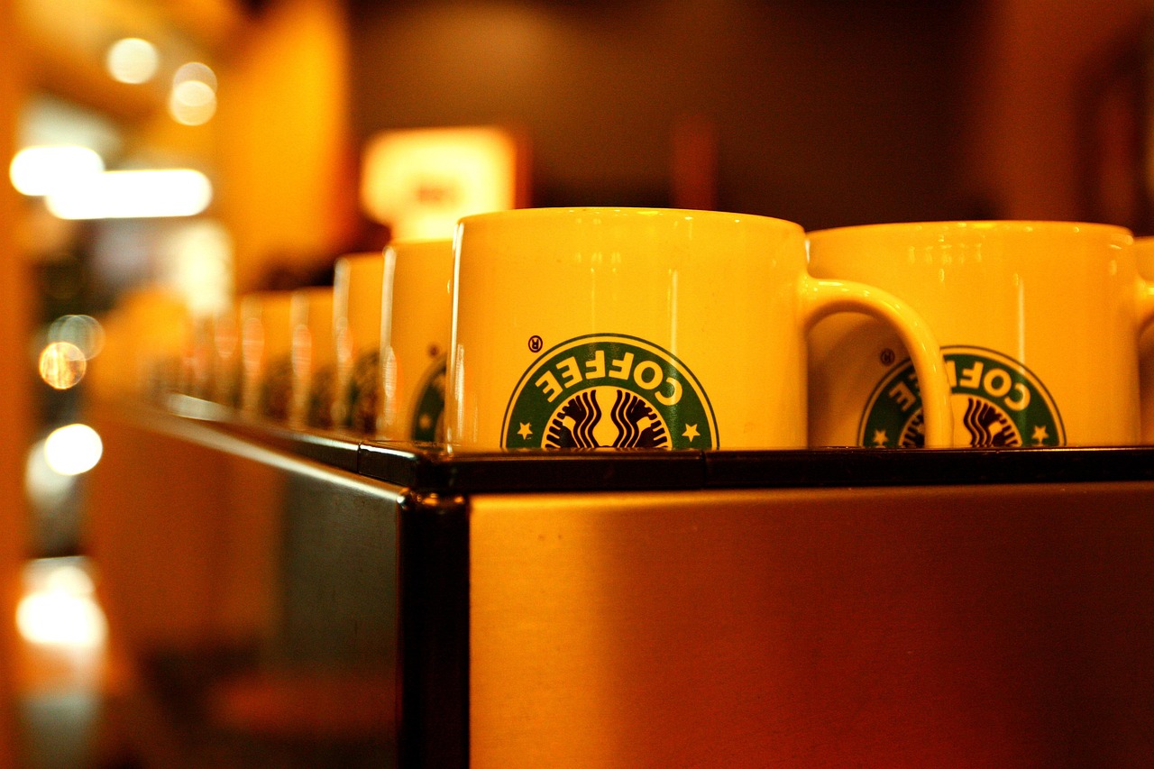 glass coffee starbucks coffee shop atmosphere rest coffee machine coffee mug often glass starbucks starbucks starbucks starbucks starbucks