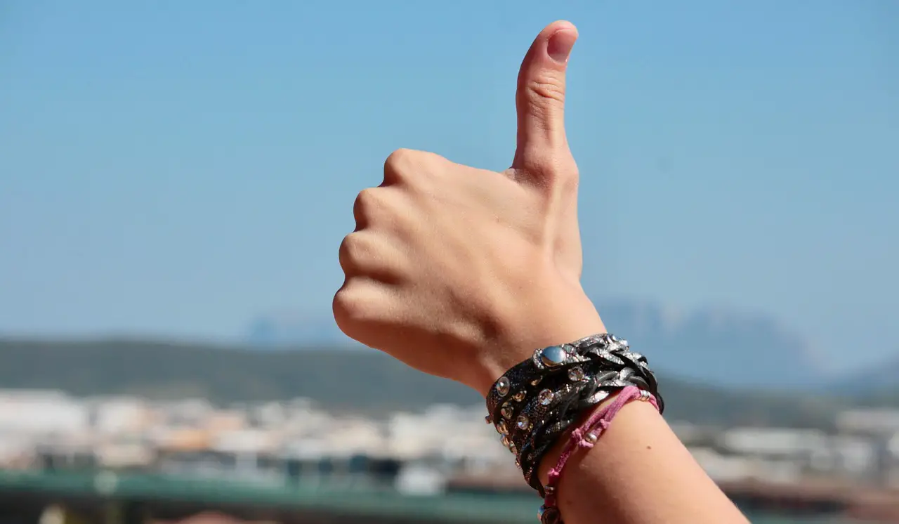 hands fingers positive bracelets thumb favorite happy safe braccialietti metal skin boys perfect positive positive positive positive positive thumb thumb safe safe safe safe perfect perfect