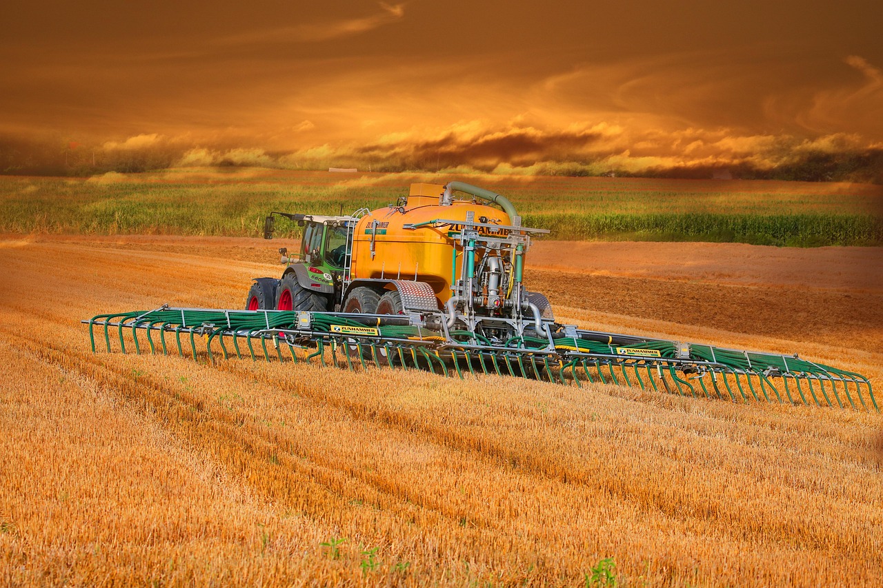 tractor field slurry fertilization agriculture fertilize slurry tanker field work slurry tank to distribute fertilizer crop rotation floor spread manure tractor fertilizer fertilizer fertilizer fertilizer fertilizer crop rotation
