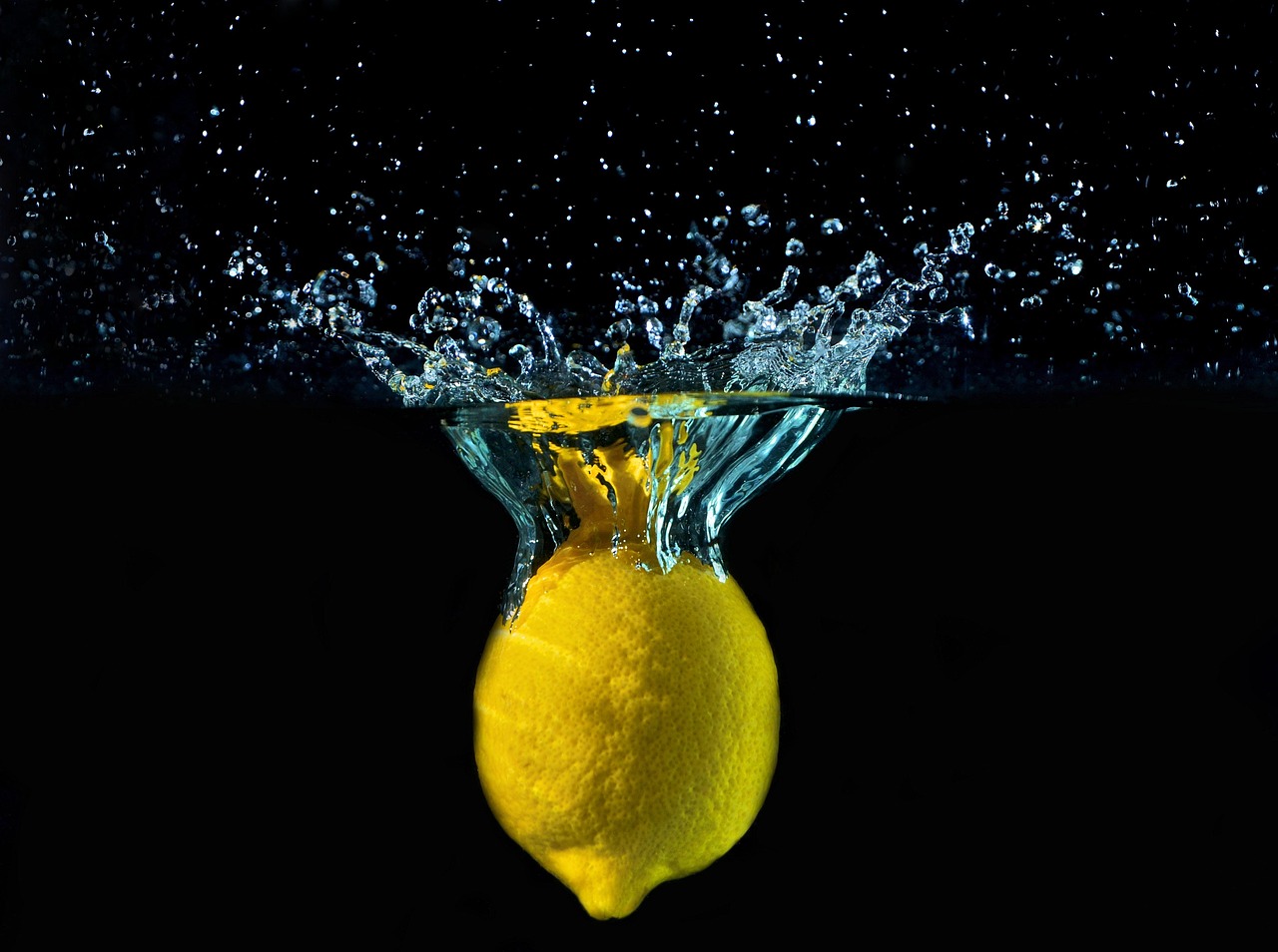 lemon  water  fruit  drops  yellow  nature  detail  fall