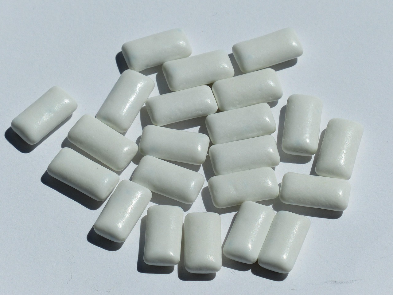chewing gum sweetness dental care white chewing gum chewing gum chewing gum chewing gum chewing gum