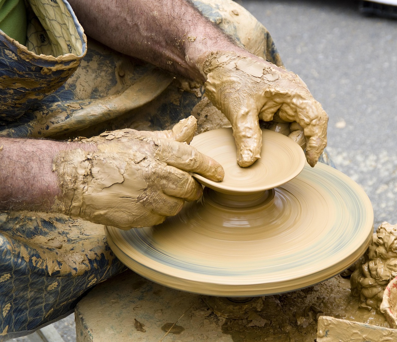 ceramic clay pottery art old sculpture earthenware craftsman handmade mud traditional culture brown art brown culture brown old clay clay clay clay clay pottery pottery pottery art sculpture sculpture sculpture craftsman mud mud culture culture