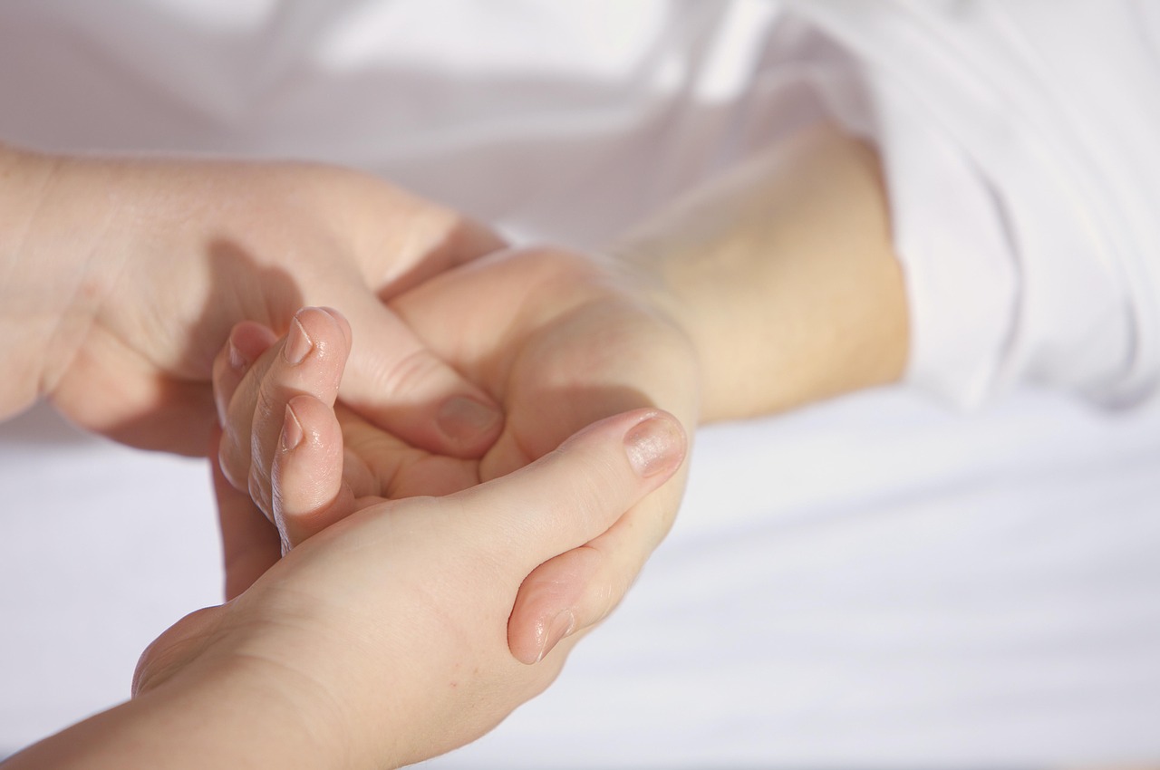 hands massage treatment fingers palm hand massage massaging hand wrist masseuse physiotherapy therapy relax relaxation recovery wellness health skin spa massage therapy hands hand health health health health health skin skin spa